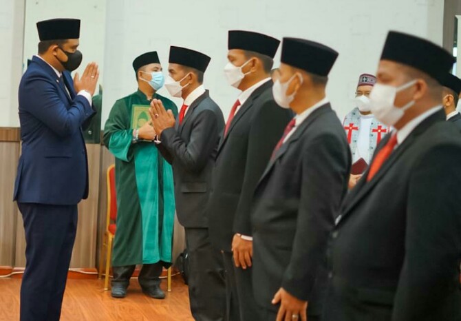 Walikota Medan, Bobby Nasution melantik 12 direksi di tiga perusahaan umum daerah (PUD) milik Pemko Medan di Ruang Rapat III Kantor Walikota Medan, Rabu (22/9/2021).