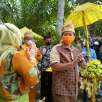 Sekdakab Langkat, Indra Salahudin saat meresmikan getek online di Desa Pematang Serai, Jumat (24/9/2021)