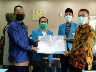 Dinas Pengendalian Penduduk dan Keluarga Berencana (PPKB) Sumut membuat program Kampung Keluarga Berencana (KB) produktif guna meningkatkan perekonomian kerakyatan.