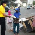 Karan Sukarno Walia, warga keturunan India kembali menggencarkan kegiatan bantuan sosial (Bansos) di tengah masyarakat.
