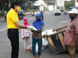 Karan Sukarno Walia, warga keturunan India kembali menggencarkan kegiatan bantuan sosial (Bansos) di tengah masyarakat.