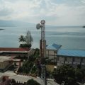 Para warga dan wisatawan yang berkunjung ke daerah Danau Toba kini tak perlu khawatir lagi blank spot. XL Axiata memastikan telah menyelimuti sekitar 70 desa di sekeliling Danau Toba dengan jaringan mereka.