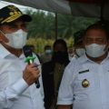 Gubsu Edy Rahmayadi bersama Bupati Langkat, Terbit Rencana PA saat menyaksikan panen jagung di Desa Namu Ukur Utara, Kabupaten Langkat