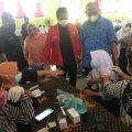 Polres Langkat bersama Dewan Pimpinan Daerah (DPD) Gerakan Mahasiswa Nasional Indonesia (GMNI) Sumut menggelar vaksin terhadap pelajar SMP, SMA dan SMK sederajat di Yayasan Darma Patra, Jalan Balikpapan, Komplek Puraka I Pangkalan Berandan, Kecamatan Sei Lepan, Kamis (30/9/2021).
