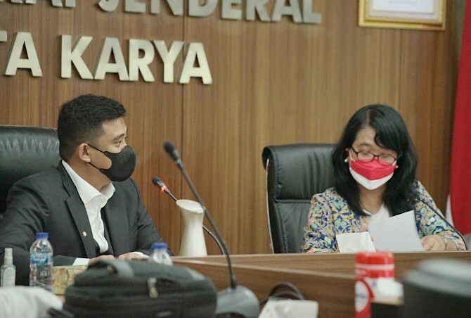 Walikota Medan, Bobby Nasution saat bertemu dengan Dirjen Ciptakan Karya Kementrian PUPR