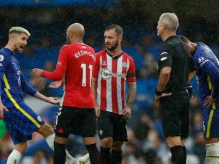 Chelsea harus menunggu Southampton bermain 10 orang untuk bisa meraih poin penuh di Stamford Bridge dalam lanjutan Liga Inggris pekan ketujuh, Sabtu (2/10/2021). The Blues - julukan Chelsea unggul 3-1.
