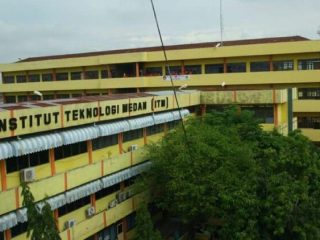 Kementerian Pendidikan, kebudayaan, Riset, dan Teknologi mencabut izin pendirian Institut Teknologi Medan (ITM). Pencabutan izin dilakukan akibat konflik dualisme yang tidak kunjung selesai.