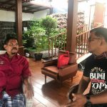 Wakil Bupati Tapanuli Selatan (Tapsel) Rasyid Assaf Dongoran menemui mantan Walikota Medan Rahudman Harahap di pendopo rumah pribadinya di Komplek Tasbih Medan, Jumat (8/10/2021).