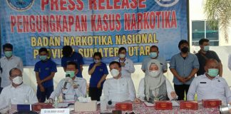 Badan Narkotika Nasional Provinsi (BNNP) Sumatera Utara (Sumut) mengamankan sebanyak 508,6 gram narkotika jenis ganja saat penggerebekan di Fakultas Ilmu Budaya (FIB) Universitas Sumatera Utara (USU), Sabtu (9/10/2021) malam.