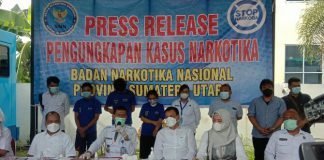 Badan Narkotika Nasional Provinsi (BNNP) Sumut mengatakan ada 3 tersangka yang menjadi pengedar dan perantara dalam penggerebekan di Fakultas Ilmu Budaya (FIB) Universitas Sumatera Utara (USU).