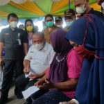 Pemkab Langkat melaksanakan panen padi raya di Kecamatan Sirapit Kabupaten Langkat, Selasa (26/10/2021).