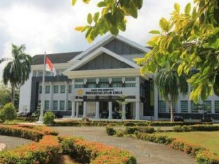 Mahasiswa Universitas Syiah Kuala Banda Aceh meraih juara pertama Kewirausahaan Mahasiswa Indonesia Award 2021 kategori Coffee Based.