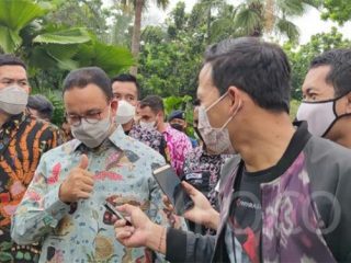 Wakil Gubernur DKI Jakarta Ahmad Riza Patria mengatakan perilaku masyarakat yang ditunjukkan dalam dunia maya kini akan disikapi secara bijak.
