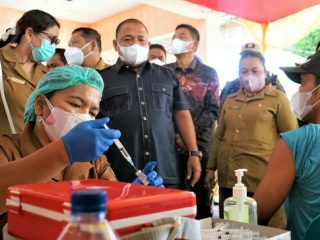 Bupati Ajak Masyarakat Jadi Garda Terdepan Kampanyekan Vaksin