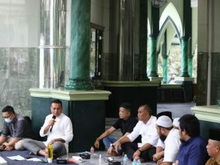 Usai mengunjungi Masjid Jogokariyan Yogyakarta belum lama ini, Wakil Gubernur Sumatera Utara (Sumut) Musa Rajekshah atau yang lebih akrab disapa Ijeck berazam untuk memakmurkan Masjid untuk membangkitkan ekonomi umat.