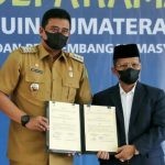 Walikota Medan, Muhammad Bobby Afif Nasution didaulat sebagai tokoh peduli ekonomi islam oleh Universitas Islam Negeri (UIN) Sumut di Jalan IAIN, Kelurahan Gaharu, Kecamatan Medan Timur, Senin (8/11/2021).