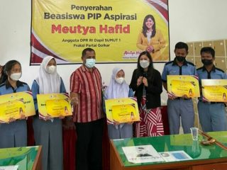 Berikan Beasiswa PIP, Meutya Berharap Bisa Bantu Siswa Meraih Cita-cita