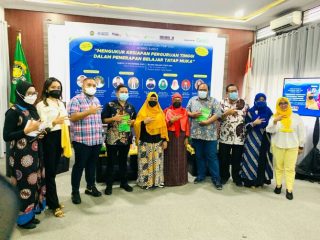 Wakil Gubernur Sumatera Utara (Sumut) Musa Rajekshah didaulat sebagai Keynote Speaker dalam Diskusi Publik Hybrid bertema Mengukur Persiapan perguruan tinggi dalam Menerapkan Kuliah Tatap Muka (PTM) di Tengah Situasi New Normal, Sabtu (13/11/2021).