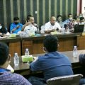 Dinas Kominfo Kota Medan sosialisasikan perwal terkait pedoman penataan dan pengendalian menara telekomunikasi dan fiber optik kepada para mitra perusahaan provider dan operator serta OPD terkait di lingkungan Pemko Medan, di Aula Kantor Dinas Kominfo Medan, Rabu (17/11/2021).
