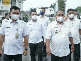 Bupati Langkat, Terbit Rencana PA usai mengikuti rapat dengan Wapres, Ma'ruf Amin di Aula T Rizal Nurdin Rumah Dinas Gubsu, Rabu (17/11/2021)