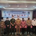 Rektor UIN Sumut Prof Dr Syahrin Harahap dan Wakil Gubernur Sumut Musa Rajekshah, yang berbicara sebagai keynote speaker dalam seminar Moderasi Beragama yang digelar Rumah Moderasi Beragama UIN Sumut di Royal SC, Medan, Selasa (23/11/2021).