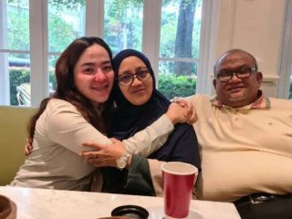 Anggiat Pasaribu alias Rindu (kiri) saat bertemu Hasan Husaeri Lubis meminta dimediasi dengan Arteria Dahlan