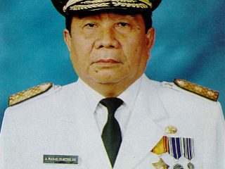 Abdul Wahab Dalimunthe, saat mengenakan pakaian dinas Wakil Gubsu 1999-2004