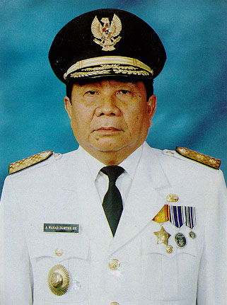 Abdul Wahab Dalimunthe, saat mengenakan pakaian dinas Wakil Gubsu 1999-2004