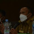 Asisten II Sekdakab Langkat, Hermansyah saat memberikan paparan kepada Anggota DPRD Sergai
