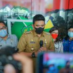 Walikota Medan, Bobby Nasution saat memberikan keterangan pers usai menyerahkan santunan dari Jasa Raharja kepada ahli waris korban kecelakaan maut di Jalan Sekip, Medan Petisah, Sabtu (4/12/2021) lalu.
