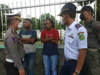 Sebanyak 10 orang sopir angkutan kota (angkot) dinyatakan positif narkoba hasil razia yang dilakukan Dinas Perhubungan Kota Medan bersama Satlantas Polrestabes Medan, TNI, Satpol PP dan BNN Sumut, Senin (13/12/2021).