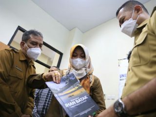 Wakil Gubernur (Wagub) Sumatera Utara (Sumut) Musa Rajekshah meresmikan gedung pusat informasi Kaldera Toba di Poltekpar Medan, Jalan Rumah Sakit Haji, Deliserdang, Senin (13/12). (DISKOMINFO SUMUT)