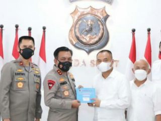 Ketua PWI Sumut Farianda Putra Sinik dan jajaran pengurus menemui Kapolda Sumut, Irjen Pol RZ Panca Putra Simanjuntak, Selasa (14/12/2021).