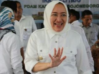 Polisi telah memeriksa Bupati Bojonegoro Anna Mu'awanah sebagai terlapor kasus pencemaran nama baik Wakil Bupati Budi Irawanto (Wawan) pada Rabu (17/12).
