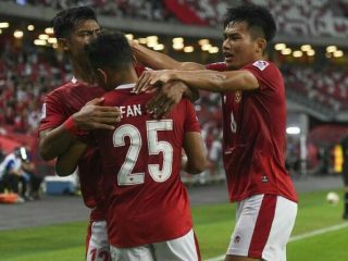 Timnas Indonesia lolos ke babak semifinal dengan status juara Grup B Piala AFF 2020 setelah dipertandingan akhir menang 4-1 atas Malaysia, Minggu (19/12/2021).