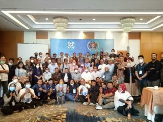 Uji Komptensi Wartawan (UKW) angkatan 38 Tahun 2021 resmi ditutup oleh Ketua Persatuan Wartawan Indonesia (PWI) Sumatera Utara, H.Farianda Putra Sinik.