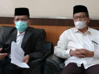 Rektor UIN Sumut Prof Dr Syahrin Harahap (kiri) dan Wakil Rektor I UIN Sumut Prof Dr Hasan Asari (kanan)