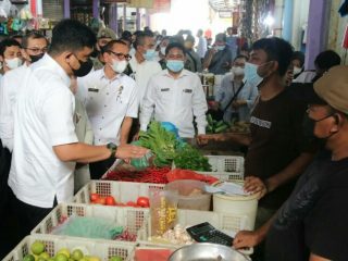 Harga cabai rawit mengalami kenaikan sebesar Rp20.000 per kilo di Pasar Sei Sikambing, Jalan Gatot Subroto, Medan, Rabu (22/12/2021).