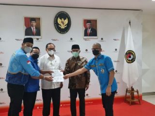 Menteri Koordinator Bidang Pembangunan Manusia dan Kebudayaan (Menko PMK) Muhadjir Effendi mendukung langkah penyatuan organisasi Komite Nasional Pemuda Indonesia (KNPI).