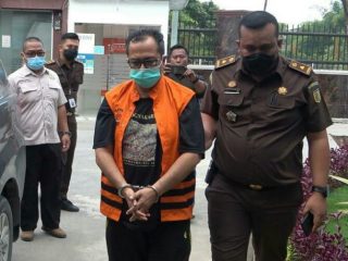 Tim Tangkap Buronan (Tabur) Bidang Intelijen Kejati Sumut menangkap terpidana kasus korupsi berstatus DPO, Harmes Joni, Selasa(28/12-2021).