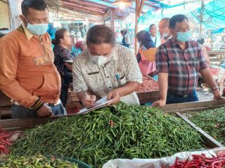 Sejumlah bahan pokok di Langkat mengalami kenaikan harga jelang tahun baru 2022. Hal ini diketahui setelah dilakukan monitoring oleh Tim Pengendalian Inflasi Daerah (TPID) Langkat di sejumlah pasar tradisional seperti di Kecamatan Babalan dan Kuala.