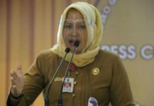 Kepala Dinas Komunikasi dan Informasi (Kadis Kominfo) Provinsi Riau, Rahima Erna, meninggal dunia akibat terpapar COVID-19. Rahima baru 2 pekan dilantik Gubernur Riau Syamsuar.