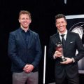 Penyerang Bayern Munchen dan timnas Polandia, Robert Lewandowski, dinobatkan sebagai Pemain Terbaik FIFA 2021 dalam acara "The Best FIFA Award".