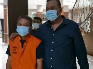 Tim Tangkap Buronan (Tabur) Intelijen Kejaksaan Tinggi Sumatera Utara yang dipimpin langsung Asintel Dwi Setyo Budi Utomo berhasil mengamankan DPO berinisial FSN, di rumah sewanya di Kota Medan, Kamis (6/1/2022) malam.