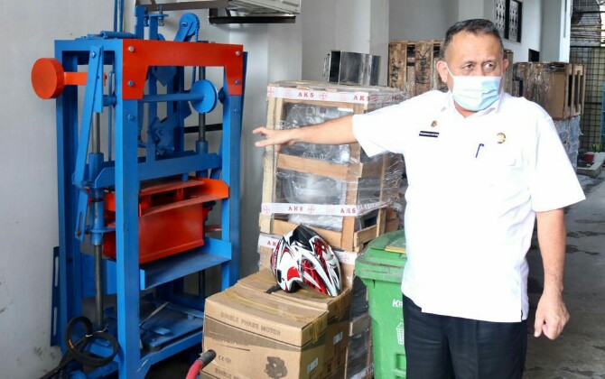 Kepala Dinas Perindustrian Kota Medan, Parlindungan Nasution mengungkapkan, ada 600 pelaku Industri Kecil Menengah (IKM) yang dibina pada tahun ini.