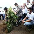 PT Indonesia Asahan Aluminium (Inalum) persero bersama dengan Menteri BUMN, Erick Thohir dan beberapa BUMN serta Pemkab Toba melaksanakan penanaman pohon daerah tangkapan air Danau Toba di Desa Sionggang Tengah, Kecamatan Lumban Julu, Kabupaten Toba, Sumatera Utara, beberapa hari lalu.