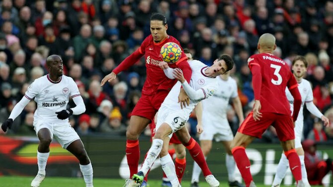 Liverpool menang mudah atas tamunya Brentford ketika keduanya bersua dalam lanjutan Liga Inggris pekan 22 di Stadion Anfield, Minggu (16/1/2022).