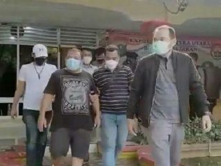 Bupati Langkat, Terbit Rencana PA dibawa ke Mapolres Binjai dari Mapolres Langkat untuk tindaklanjut pemeriksaan atas operasi tangkap tangan yang dilakukan tim Satgas KPK di sebuah tempat sekitar Pukul 19.00 Wib, Selasa malam (18/1/2022).