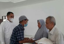 Pengajian Al-Ikhlas melakukan bakti sosial (baksos) dengan menyerahkan bantuan ke DPD Persatuan Tuna Netra Indonesia (Pertuni) Sumut, Jalan Sampul, Medan, Kamis (20/1/2022).
