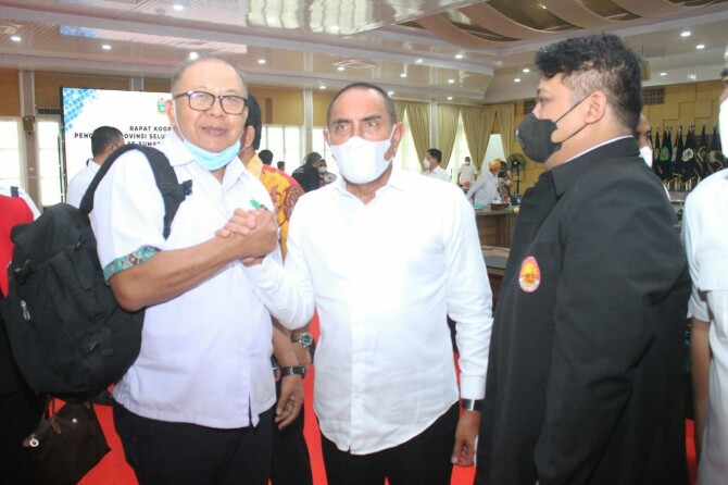 Ketum Pengprov FAJI Sumut Soekirman bersama Gubsu Edy Rahmayadi usai rakor cabor di Gubernuran, Jumat (21/1/2022).